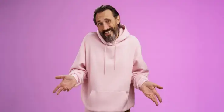 Een man twijfelt of hij bij de webshop moet kopen. Met deze tips haal je hem over