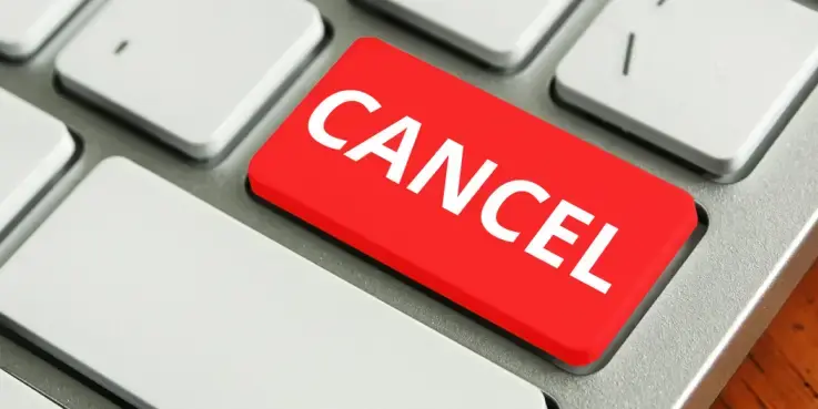 Rode ‘Cancel’-knop op een computerkeyboard, symbool voor online annuleren of ontbinden van een overeenkomst. Beeld ter illustratie van herroepingsrecht, digitale ontbindingsknop en nieuwe verplichtingen voor webshops vanaf 19 juni 2026.