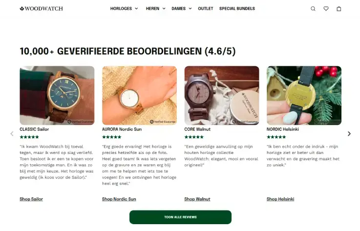 Homepage WoodWatch met sectie '10.000+ geverifieerde beoordelingen (4.6/5)', productafbeeldingen van houten horloges, sterratings en klantreviews per model, plus links naar categorieën en call-to-action 'Toon alle reviews'