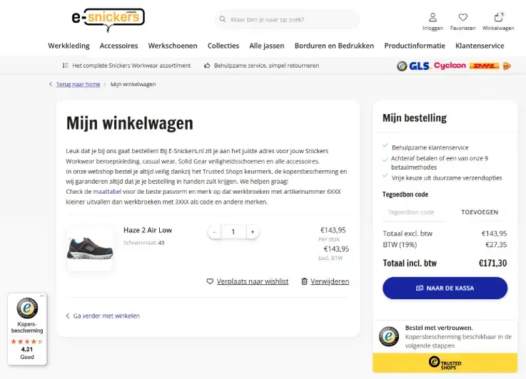 Screenshot van de e-Snickers webshop met een gevulde winkelwagen: Haze 2 Air Low werkschoenen maat 43, prijs €143,95. Rechts een besteloverzicht met totaalbedrag €171,30 en knop ‘Naar de kassa’. Trusted Shops keurmerk zichtbaar.