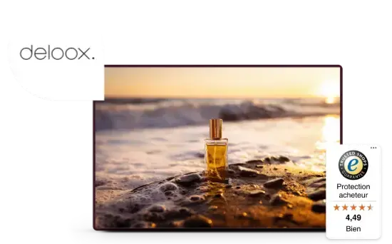 Klantverhaal van Deloox met een luxe parfumfles op een rots aan zee bij zonsondergang. Op de afbeelding staat het Deloox‑logo en een beoordelingsbadge met 4,49 sterren (Protection Acheteur), wat vertrouwen en kwaliteit benadrukt.